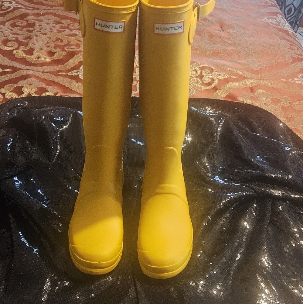 Knee hunter boots